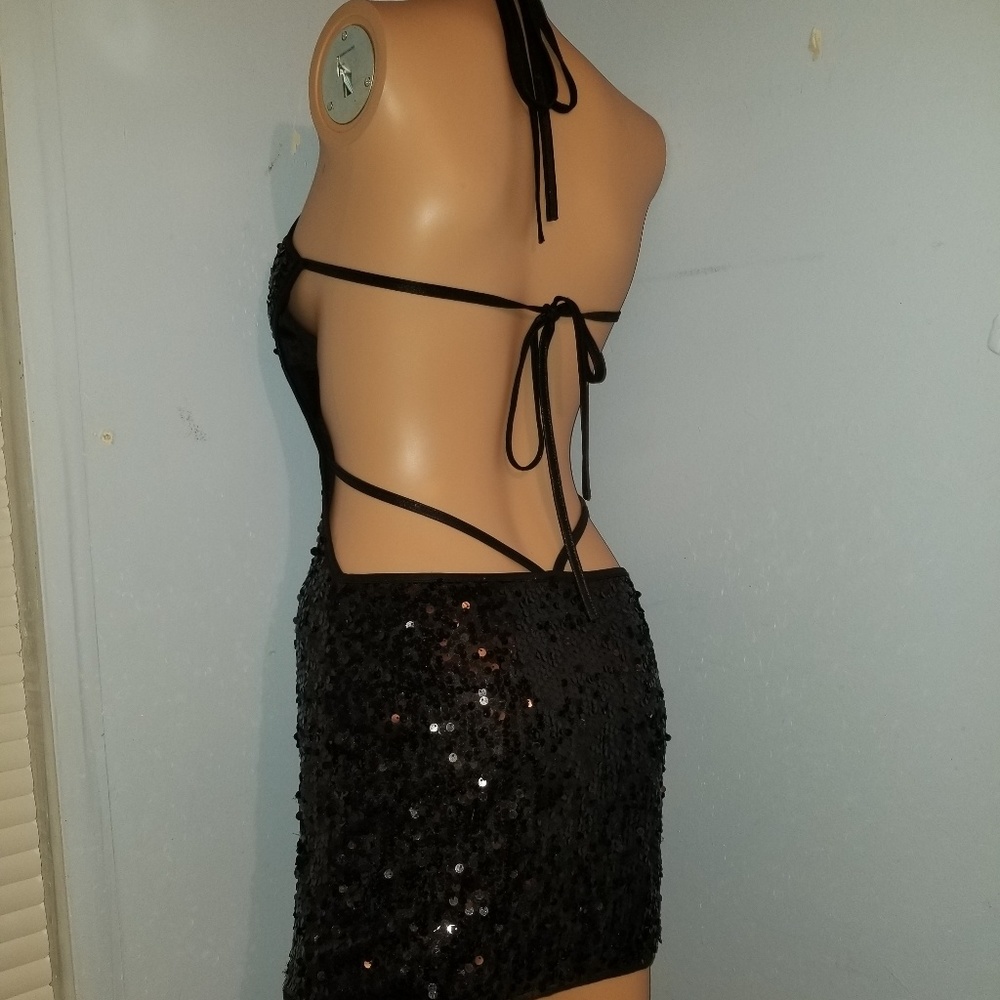 🛑 sold 🛑 HOT 🔥 SEQUINED UNIQUE PARTY DRESS - Picture 2 of 4